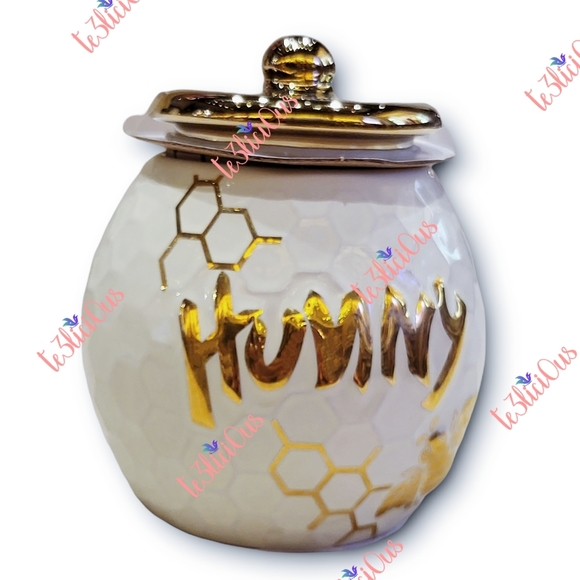 DISNEY PARKS WINNIE THE POOH HONEY SCENTED CANDLE - Picture 2 of 8